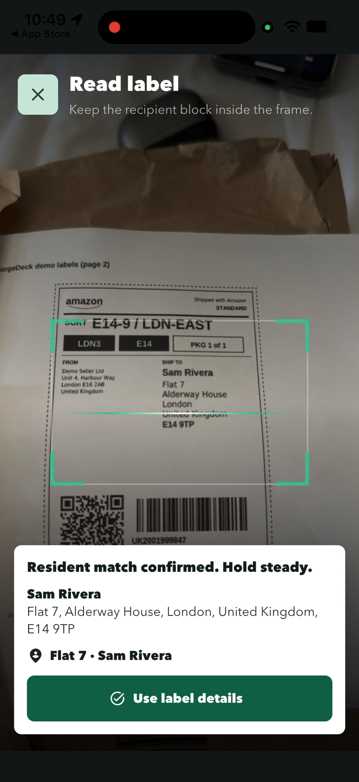 Read label camera on an Amazon label for Sam Rivera, Flat 7, with Resident match confirmed and Use label details